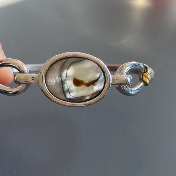 Vintage Avon Mother of Pearl Bracelet - Picture 2 of 8